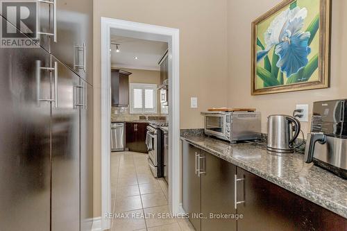 97 Royal West Drive, Brampton (Credit Valley), ON - Indoor Photo Showing Kitchen