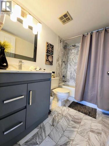 1812 - 335 Webb Drive, Mississauga, ON - Indoor Photo Showing Bathroom