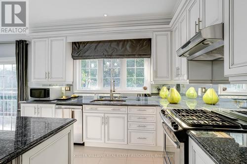 1589 Eglinton Avenue, Mississauga (East Credit), ON - Indoor Photo Showing Kitchen With Upgraded Kitchen