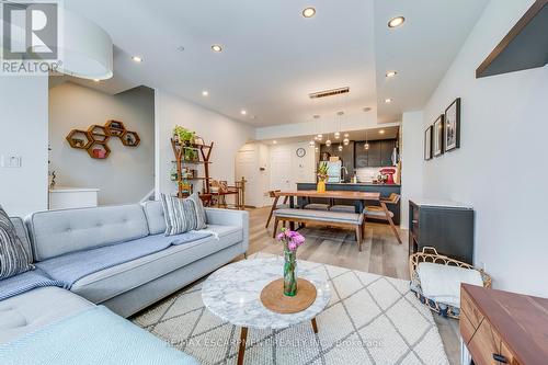 95 - 30 Carnation Avenue, Toronto (Long Branch), ON - Indoor Photo Showing Living Room