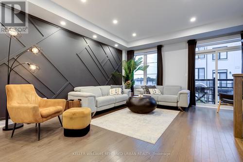 1639 Blanefield Road, Mississauga (Mineola), ON - Indoor Photo Showing Living Room