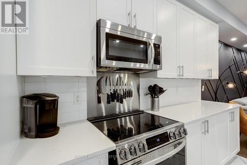 1639 Blanefield Road, Mississauga, ON - Indoor Photo Showing Kitchen