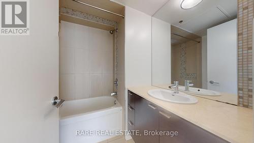 2207 - 375 King Street W, Toronto (Waterfront Communities), ON - Indoor Photo Showing Bathroom