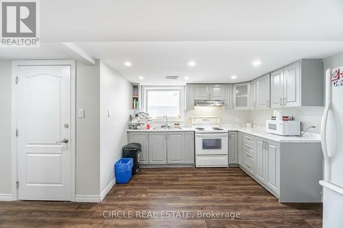 4 Deloraine Drive, Brampton (Southgate), ON - Indoor Photo Showing Kitchen