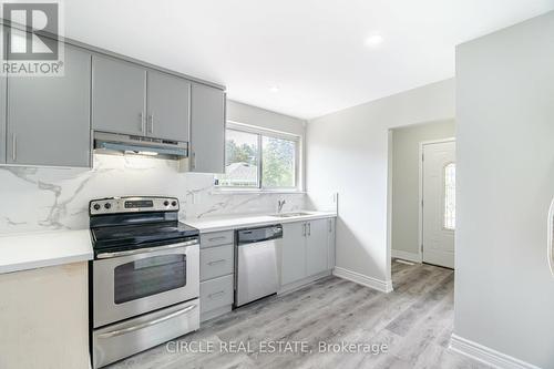 4 Deloraine Drive, Brampton, ON - Indoor Photo Showing Kitchen