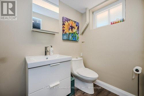 5123 Cherryhill Crescent, Burlington, ON - Indoor Photo Showing Bathroom