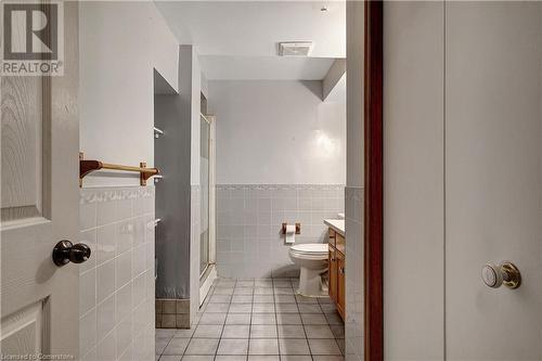 6 Santa Maria Drive, Cambridge, ON - Indoor Photo Showing Bathroom