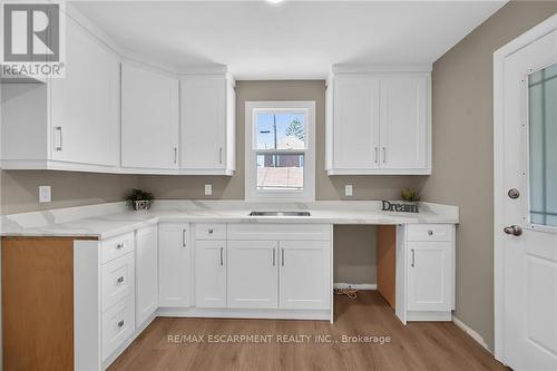 145 Connaught Avenue N, Hamilton, ON - Indoor Photo Showing Kitchen