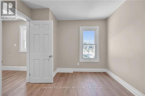 145 Connaught Avenue N, Hamilton, ON - Indoor Photo Showing Other Room