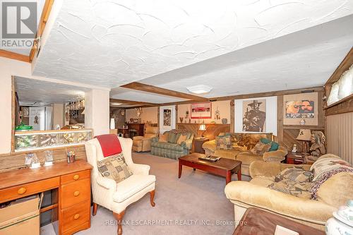 267 Winona Road, Hamilton, ON - Indoor Photo Showing Living Room