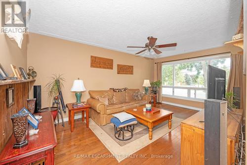 267 Winona Road, Hamilton, ON - Indoor Photo Showing Living Room