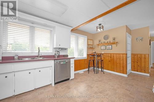 267 Winona Road, Hamilton (Winona), ON - Indoor Photo Showing Kitchen