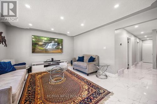 59 Maywood Road, Kitchener, ON - Indoor Photo Showing Living Room