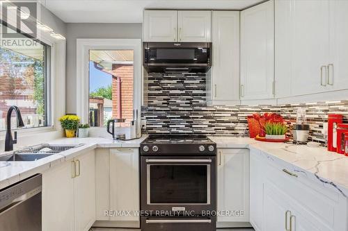 59 Maywood Road, Kitchener, ON - Indoor Photo Showing Kitchen