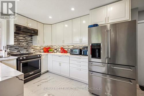 59 Maywood Road, Kitchener, ON - Indoor Photo Showing Kitchen With Upgraded Kitchen