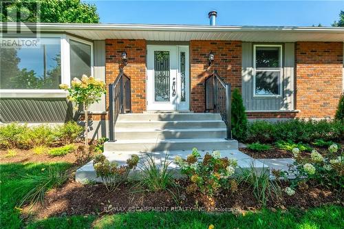 585 Safari Road, Hamilton, ON - Outdoor