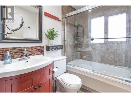 541 Keith Road, Kelowna, BC - Indoor Photo Showing Bathroom