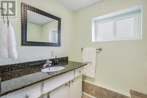 2109 Hadden Court, Kelowna, BC - Indoor Photo Showing Bathroom