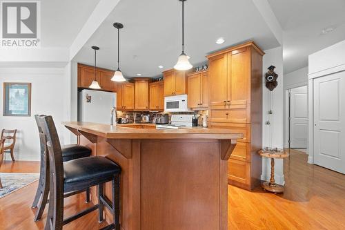 611 Shuswap Street Sw Unit# 203, Salmon Arm, BC - Indoor Photo Showing Kitchen