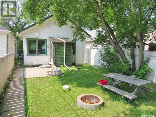 1214 G Avenue N, Saskatoon, SK - Outdoor