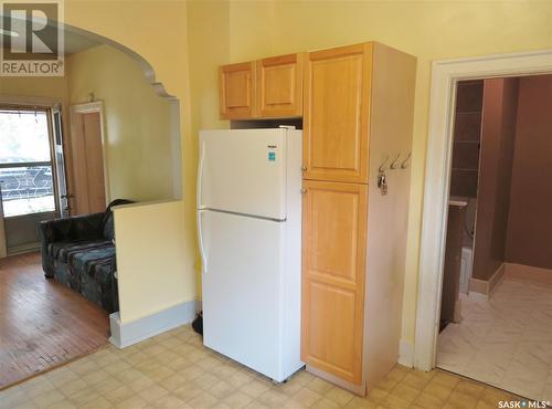 1214 G Avenue N, Saskatoon, SK - Indoor Photo Showing Kitchen