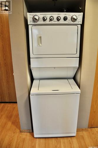 901 405 5Th Avenue N, Saskatoon, SK - Indoor Photo Showing Laundry Room