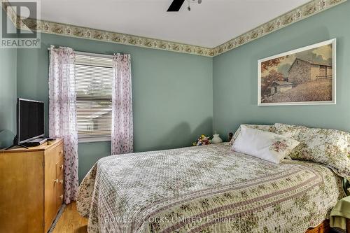 666 Lillian Street, Peterborough (Monaghan), ON - Indoor Photo Showing Bedroom