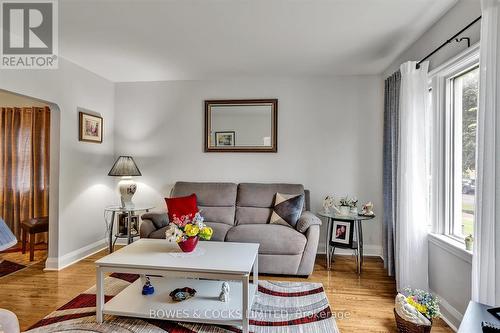 666 Lillian Street, Peterborough (Monaghan), ON - Indoor Photo Showing Living Room