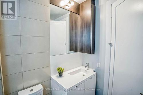 717 - 20 John Street, Toronto (Waterfront Communities), ON - Indoor Photo Showing Bathroom