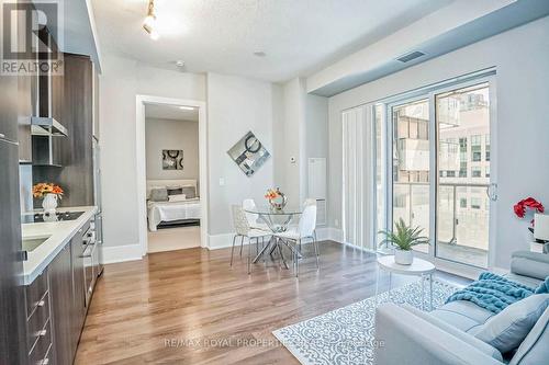 717 - 20 John Street, Toronto (Waterfront Communities), ON - Indoor Photo Showing Living Room