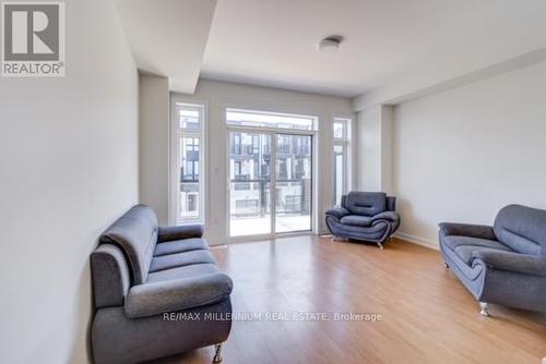 119 Cornell Rouge Boulevard, Markham, ON - Indoor Photo Showing Living Room