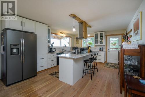 51795 Guest Road, Cluculz Lake, BC - Indoor Photo Showing Kitchen