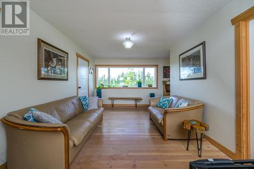 51795 Guest Road, Cluculz Lake, BC - Indoor Photo Showing Living Room