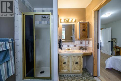 51795 Guest Road, Cluculz Lake, BC - Indoor Photo Showing Bathroom