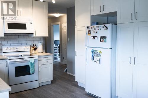 8255 Flamingo Road, Prince George, BC - Indoor Photo Showing Kitchen