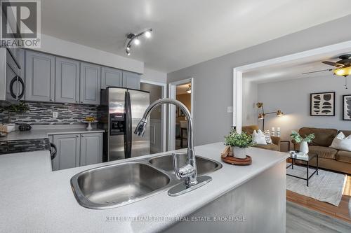 15 Orr Court, Clarington (Bowmanville), ON - Indoor Photo Showing Kitchen With Double Sink