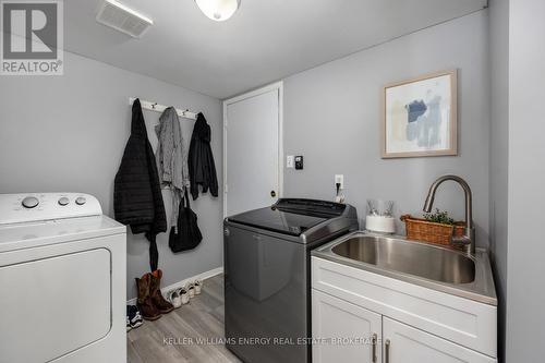 15 Orr Court, Clarington (Bowmanville), ON - Indoor Photo Showing Laundry Room