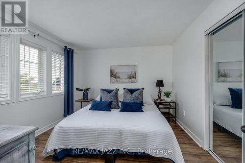 106 West Side Drive, Clarington (Bowmanville), ON - Indoor Photo Showing Bedroom