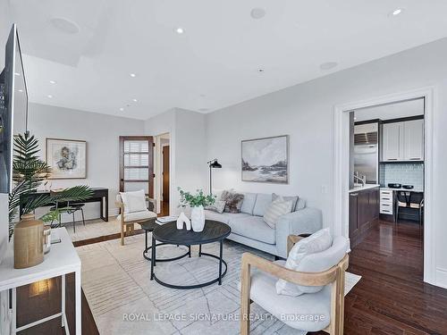 1102-55 Delisle Ave, Toronto, ON - Indoor Photo Showing Living Room