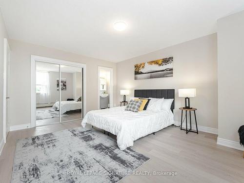 319-551 The West Mall, Toronto, ON - Indoor Photo Showing Bedroom