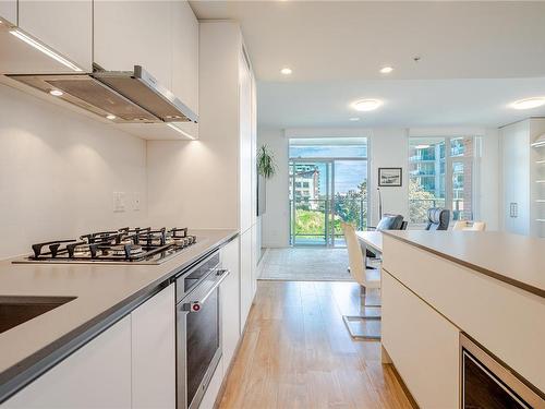 306-60 Saghalie Rd, Victoria, BC - Indoor Photo Showing Kitchen With Upgraded Kitchen