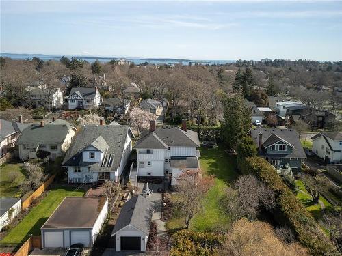 1174 Monterey Ave, Oak Bay, BC 