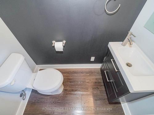 1243 Cannon St E, Hamilton, ON - Indoor Photo Showing Bathroom