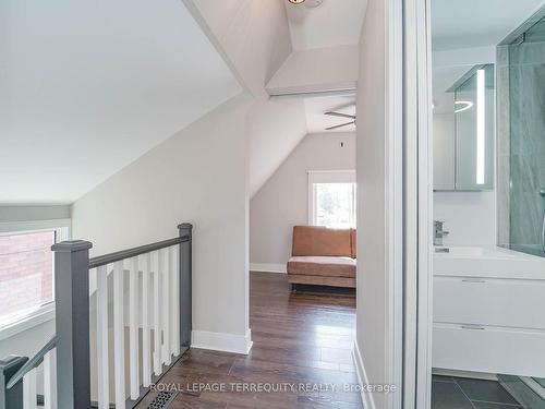 1243 Cannon St E, Hamilton, ON - Indoor Photo Showing Other Room