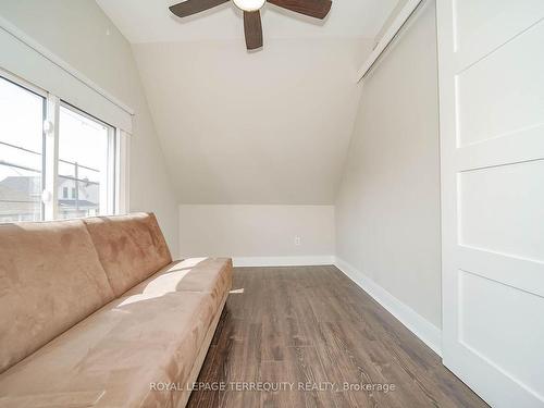 1243 Cannon St E, Hamilton, ON - Indoor Photo Showing Other Room