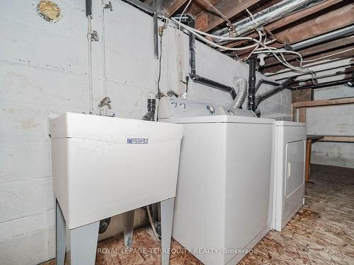 1243 Cannon St E, Hamilton, ON - Indoor Photo Showing Laundry Room