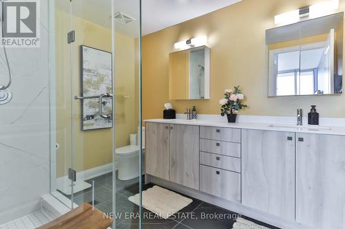 1207 - 20 Gatineau Drive, Vaughan, ON - Indoor Photo Showing Bathroom