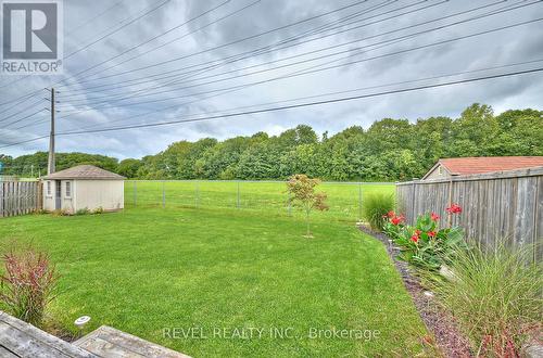 8811 Silverstar Court, Niagara Falls, ON - Outdoor