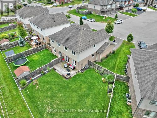 8811 Silverstar Court, Niagara Falls, ON - Outdoor