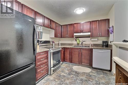 47 Laverendrye Way, Regina, SK - Indoor Photo Showing Kitchen With Double Sink